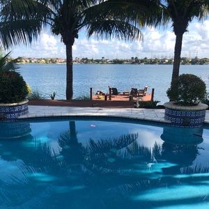 Meet your Posher, Ana